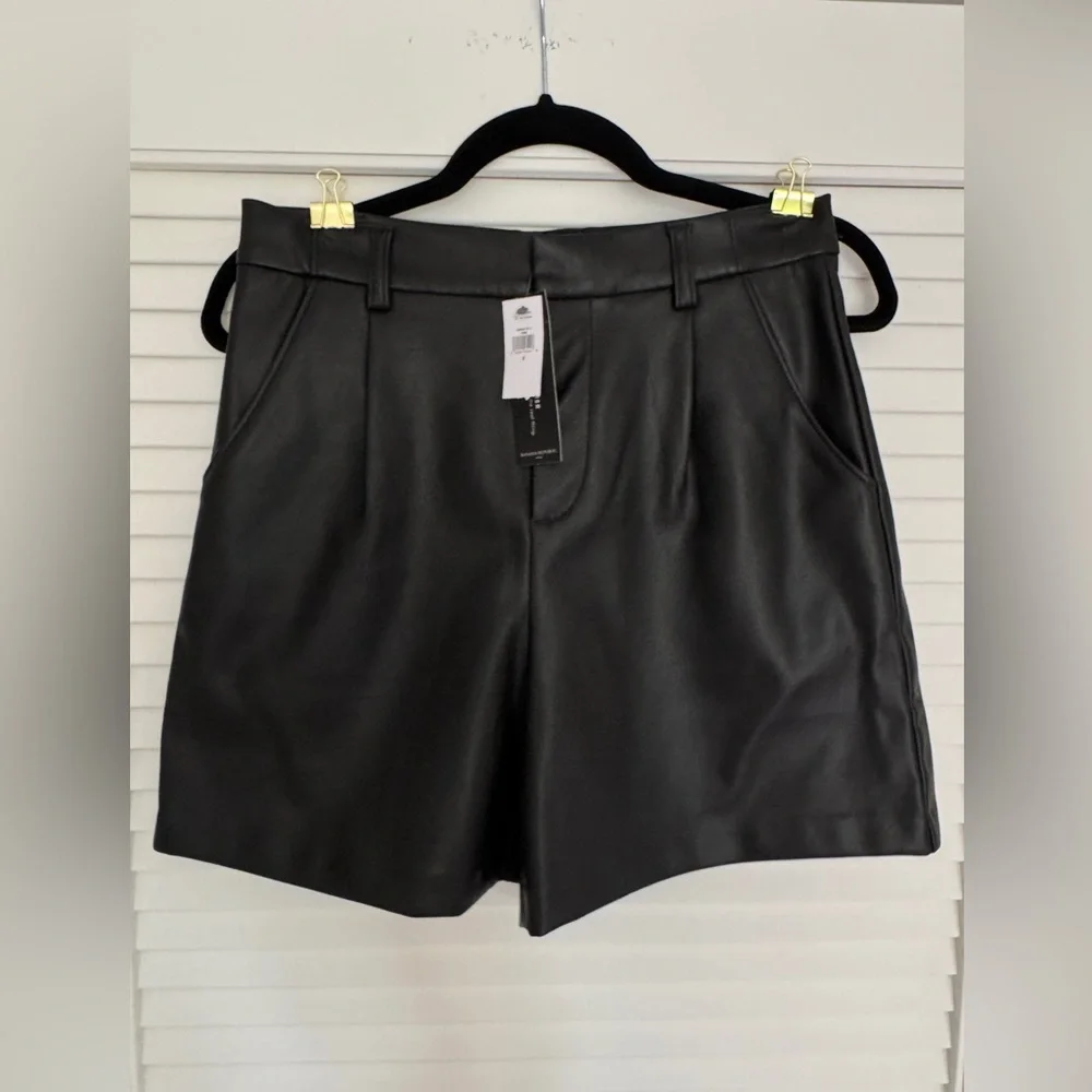 NWT Banana Republic Black High Waist Faux Leather Shorts size Small - Picture 2 of 4